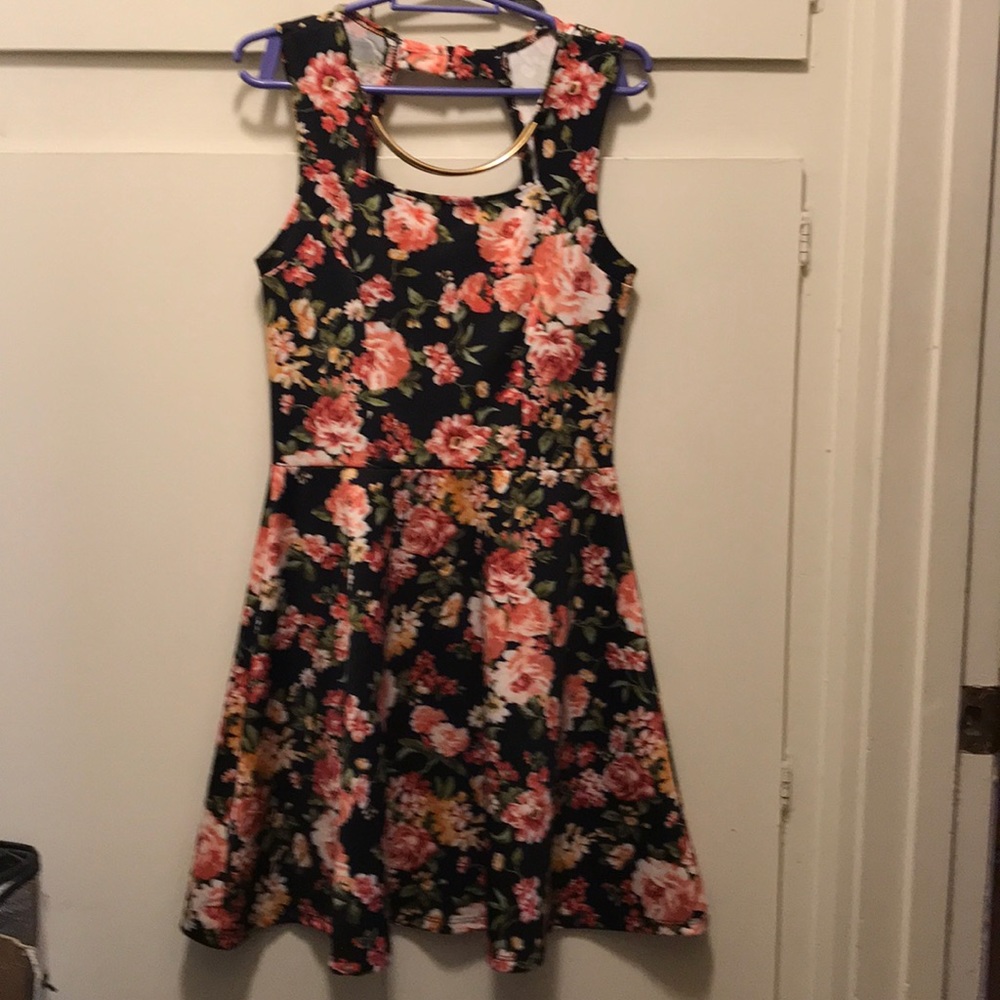 Dress - Picture 2 of 3